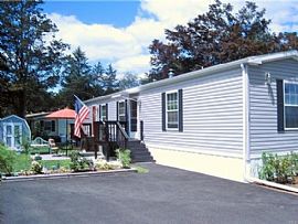 Comfortable Home Located in The Candlewood Community.  in Danbury, CT