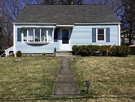 18 Whitlock Ave, Bethel, Ct 06801 in Bethel, CT