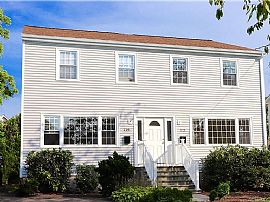 121 Andrassy Ave, Fairfield, Ct 06824 in Fairfield, CT