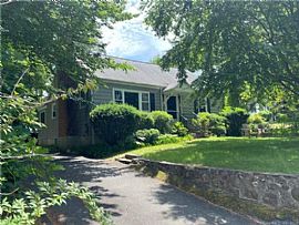 21 Hoyt St, Darien, Ct 06820 in Darien, CT