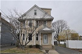 218 Roselle St, Fairfield, Ct 06825 in Fairfield, CT