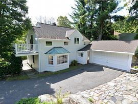 95 Peaceable St, Redding, Ct 06896 in Redding, CT