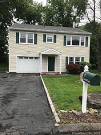 8 Bucciarelli Ln, Norwalk, Ct 06850 in Norwalk, CT