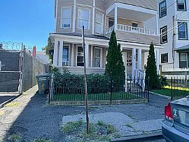 19 Waldorf Ave Unit 3, Bridgeport, Ct 06605 in Bridgeport, CT