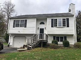 4 Southview Ave, Danbury, Ct 06811 in Danbury, CT