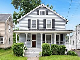 1387 Wood Ave, Bridgeport, Ct 06604 in Bridgeport, CT