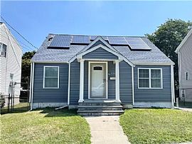 Beautiful Two/three Bedrooms Cape  in Stratford, CT