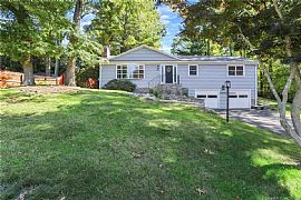 51 Wagon Hill Rd, Fairfield, Ct 06824 . House For Rent in Fairfield, CT