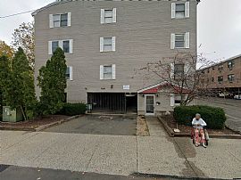1bed 1bath House Available Now Rent $1000 Deposit $700 in Bridgeport, CT