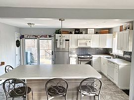 179 Coram Rd, Shelton, Ct 06484 in Shelton, CT (Photo 3 of 10)