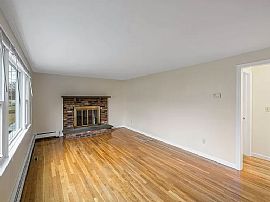 15 Barholm Ave, Stamford, Ct 06907 in Stamford, CT (Photo 2 of 11)