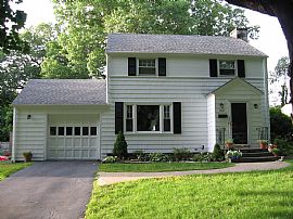Beautiful 3 Bedroom Colonial Home In Excellent School District in Fairfield, CT