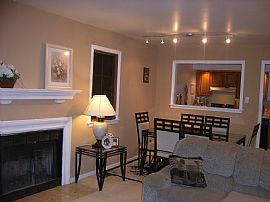 3BR Spacious Condo - Tennis, Pool, Club in Brookfield, CT