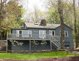 Charming 4 Bedroom Lake House with Gorgeous Lake Views! in New Fairfield, CT