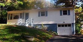 Ideal 3 Bedroom Home in Great Location and Condition in Brookfield, CT